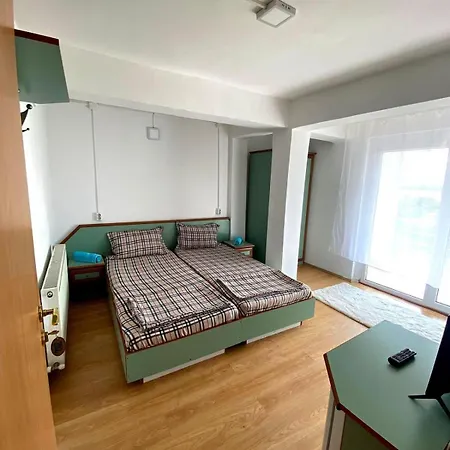 Pensión Sixty-nine *